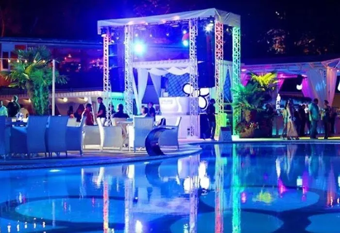 Daire Arkadiyskiy Dvorets